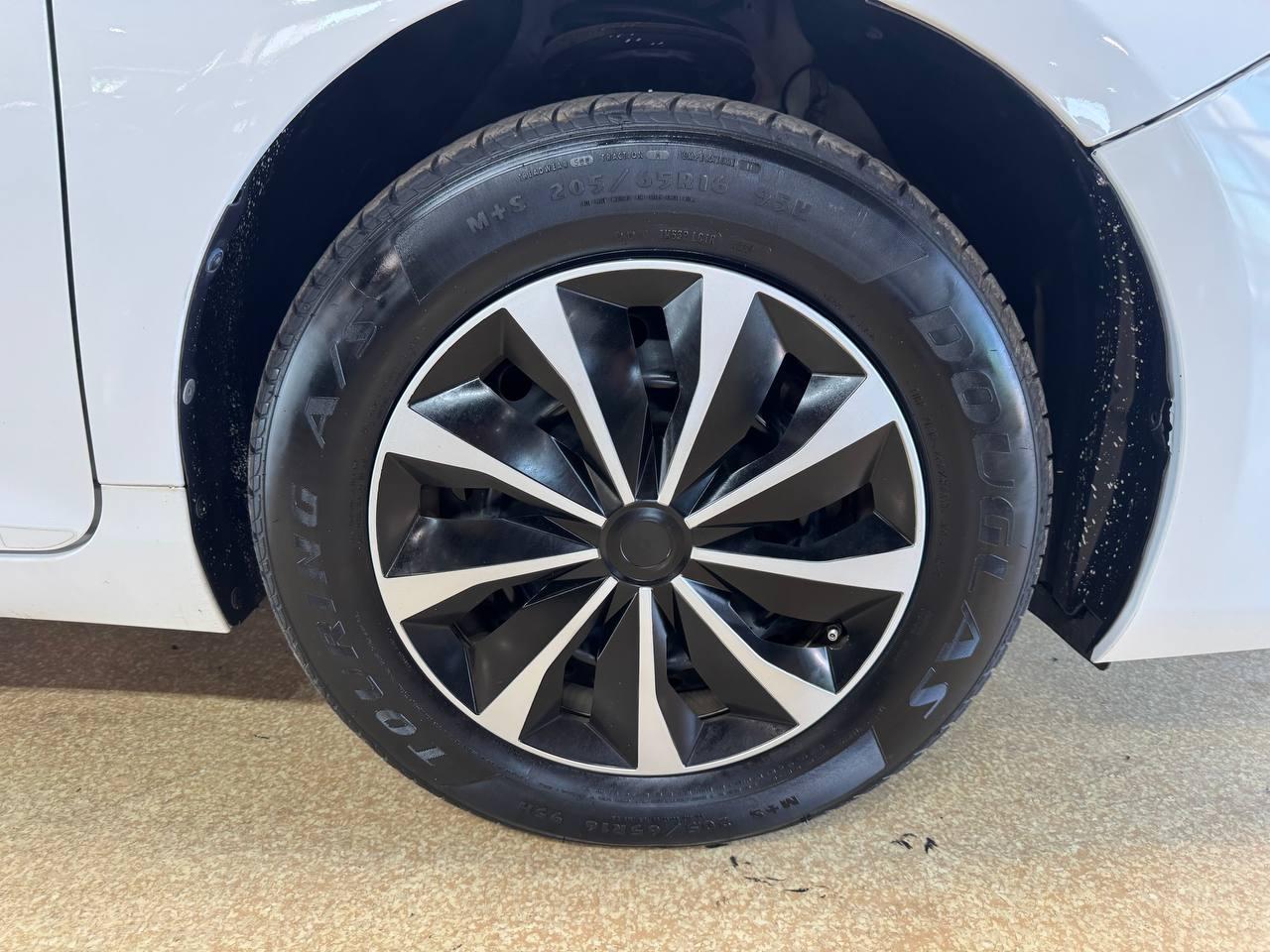 Toyota Camry XLE Auto (Natl) 2017
