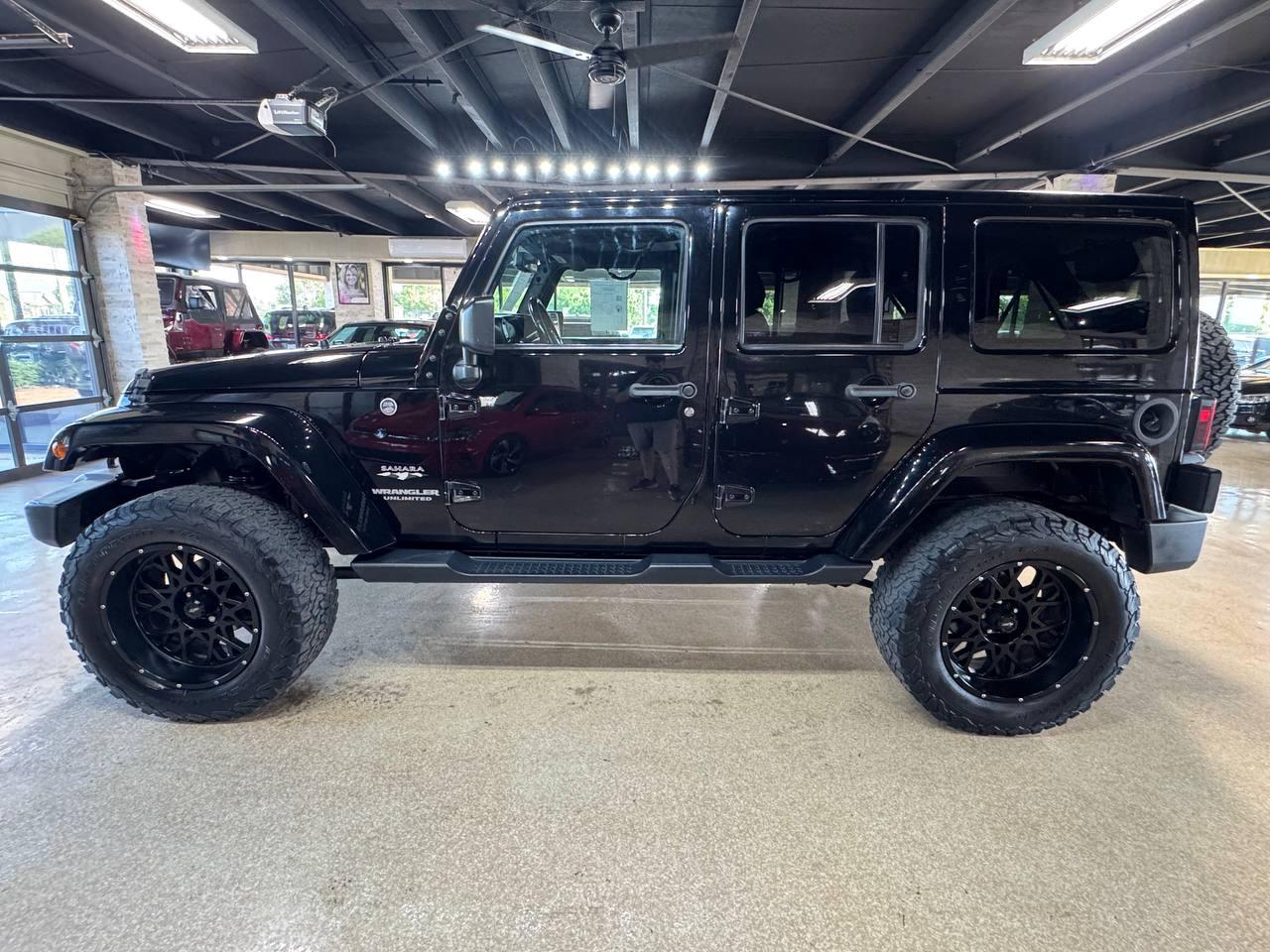 Jeep Wrangler Unlimited 4WD 4dr Sahara 2016