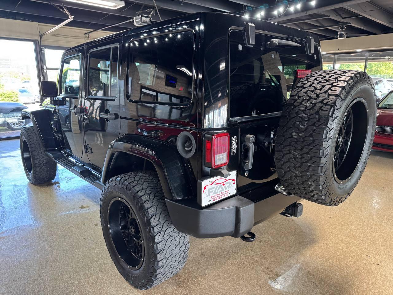Jeep Wrangler Unlimited 4WD 4dr Sahara 2016