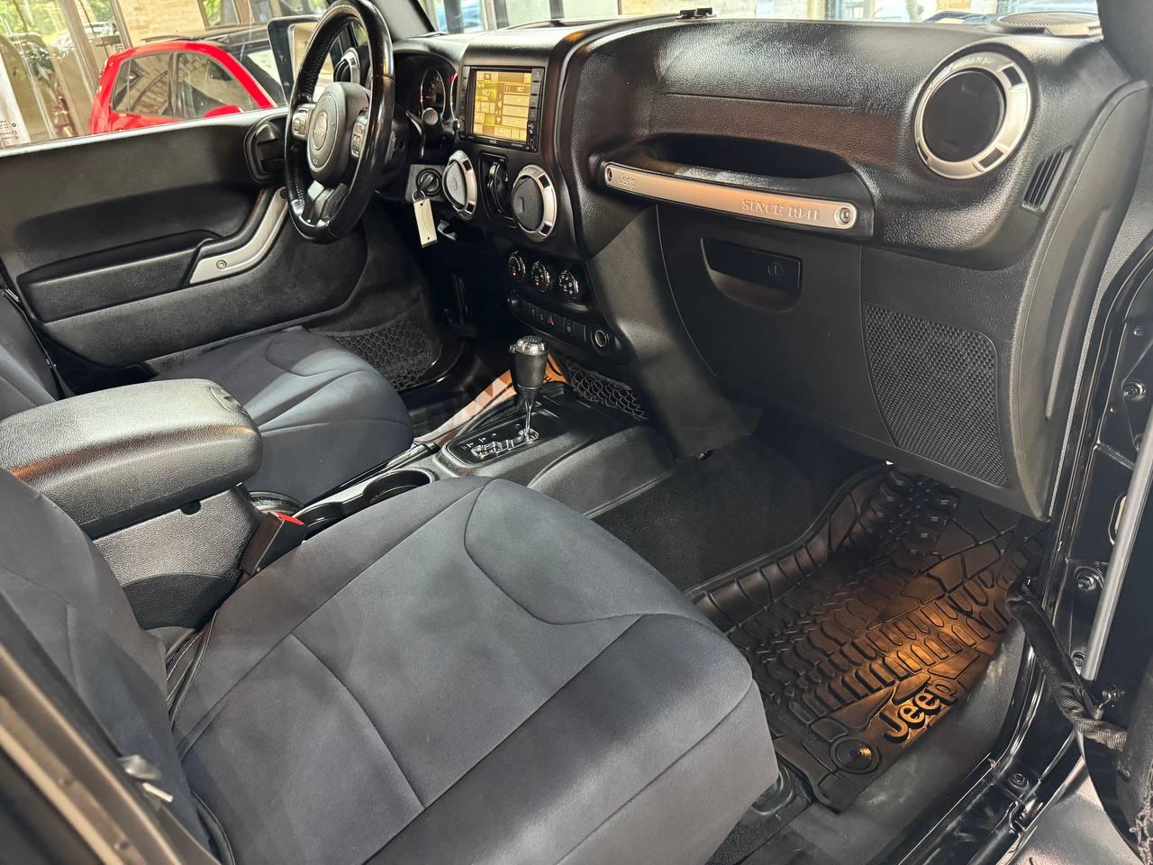 Jeep Wrangler Unlimited 4WD 4dr Sahara 2016