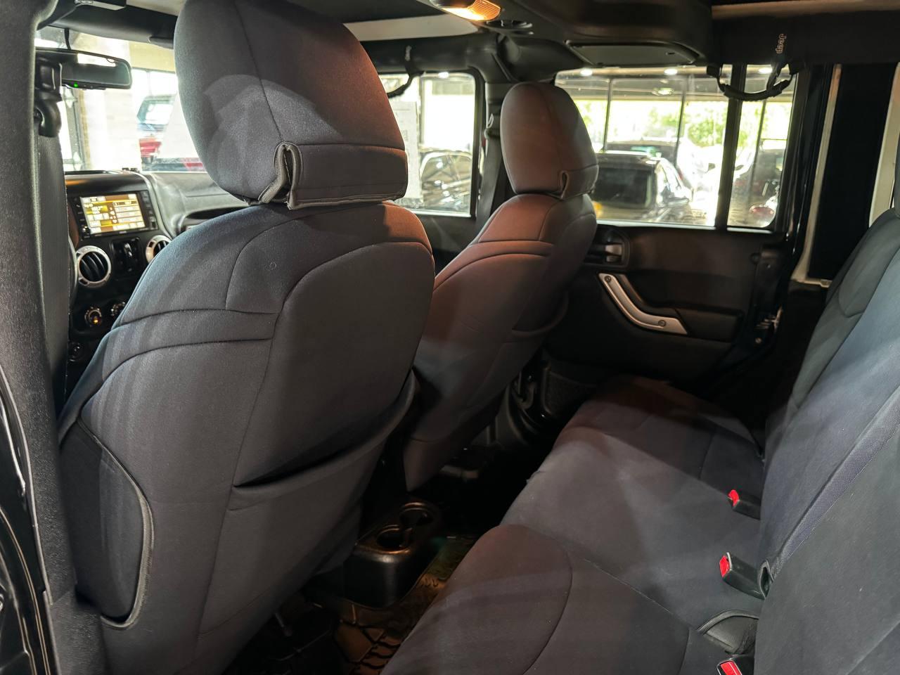 Jeep Wrangler Unlimited 4WD 4dr Sahara 2016