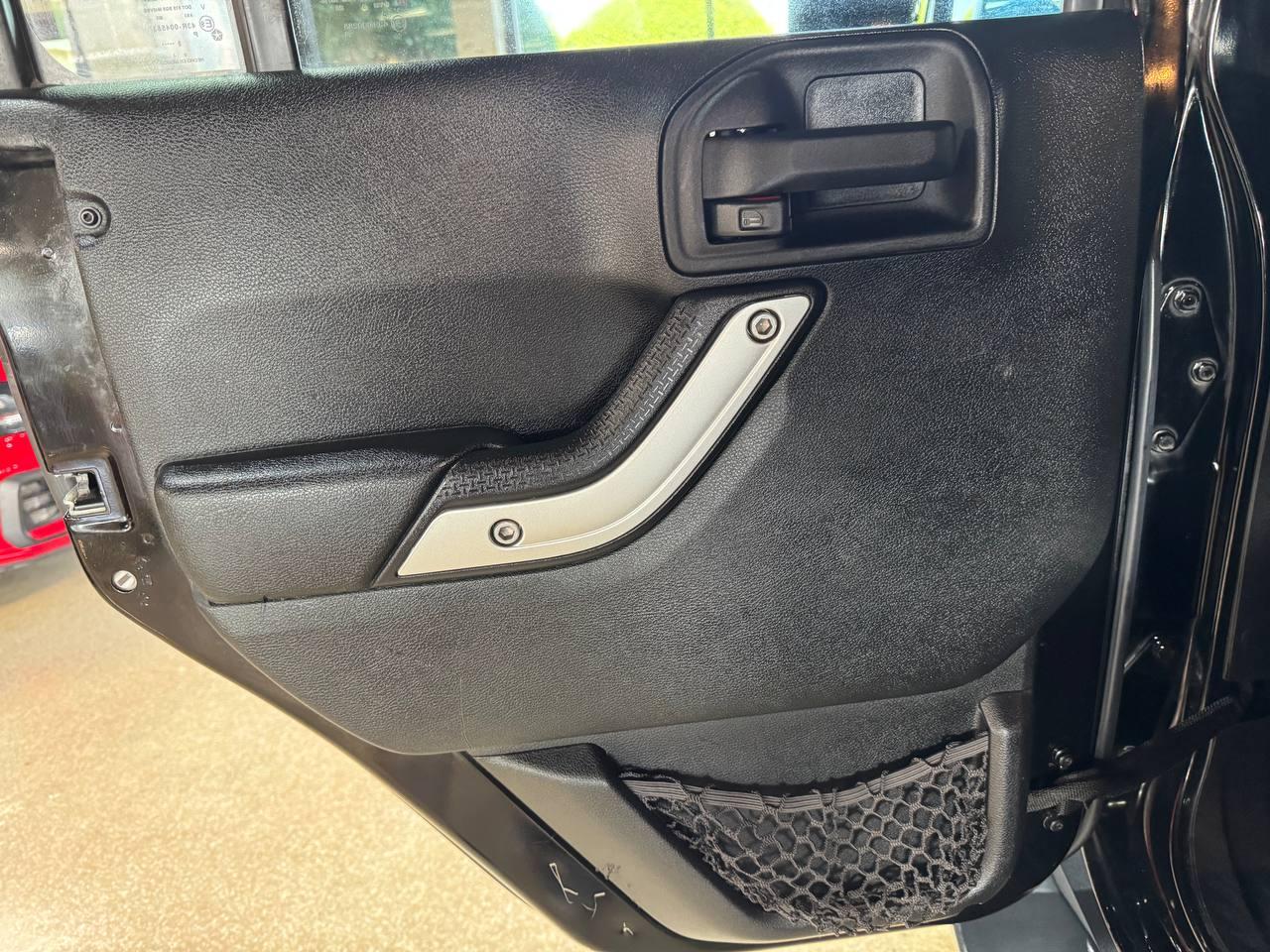 Jeep Wrangler Unlimited 4WD 4dr Sahara 2016