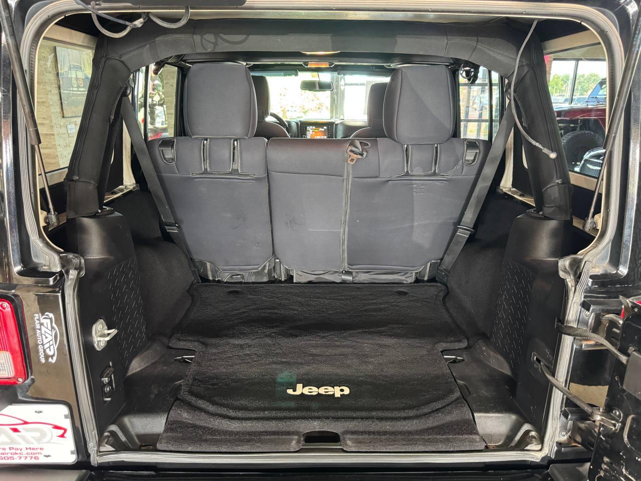 Jeep Wrangler Unlimited 4WD 4dr Sahara 2016