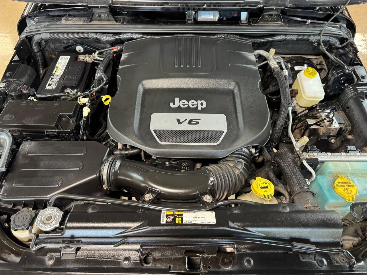 Jeep Wrangler Unlimited 4WD 4dr Sahara 2016