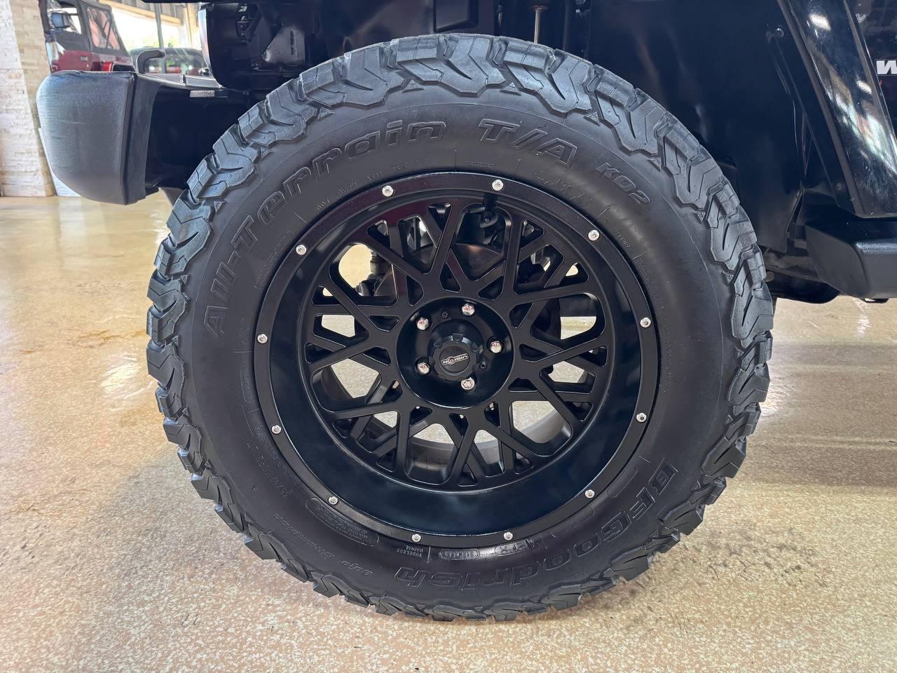 Jeep Wrangler Unlimited 4WD 4dr Sahara 2016