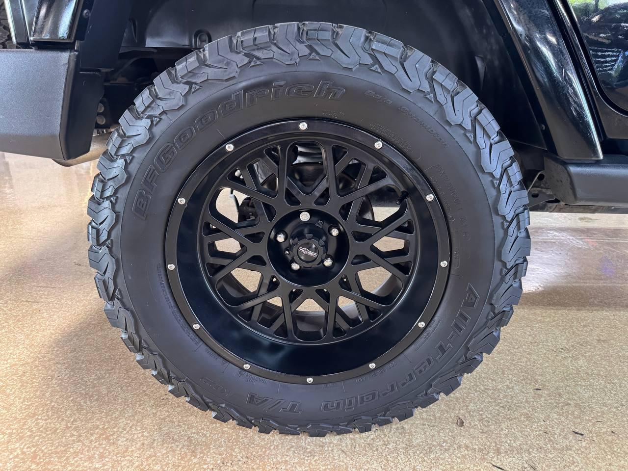 Jeep Wrangler Unlimited 4WD 4dr Sahara 2016