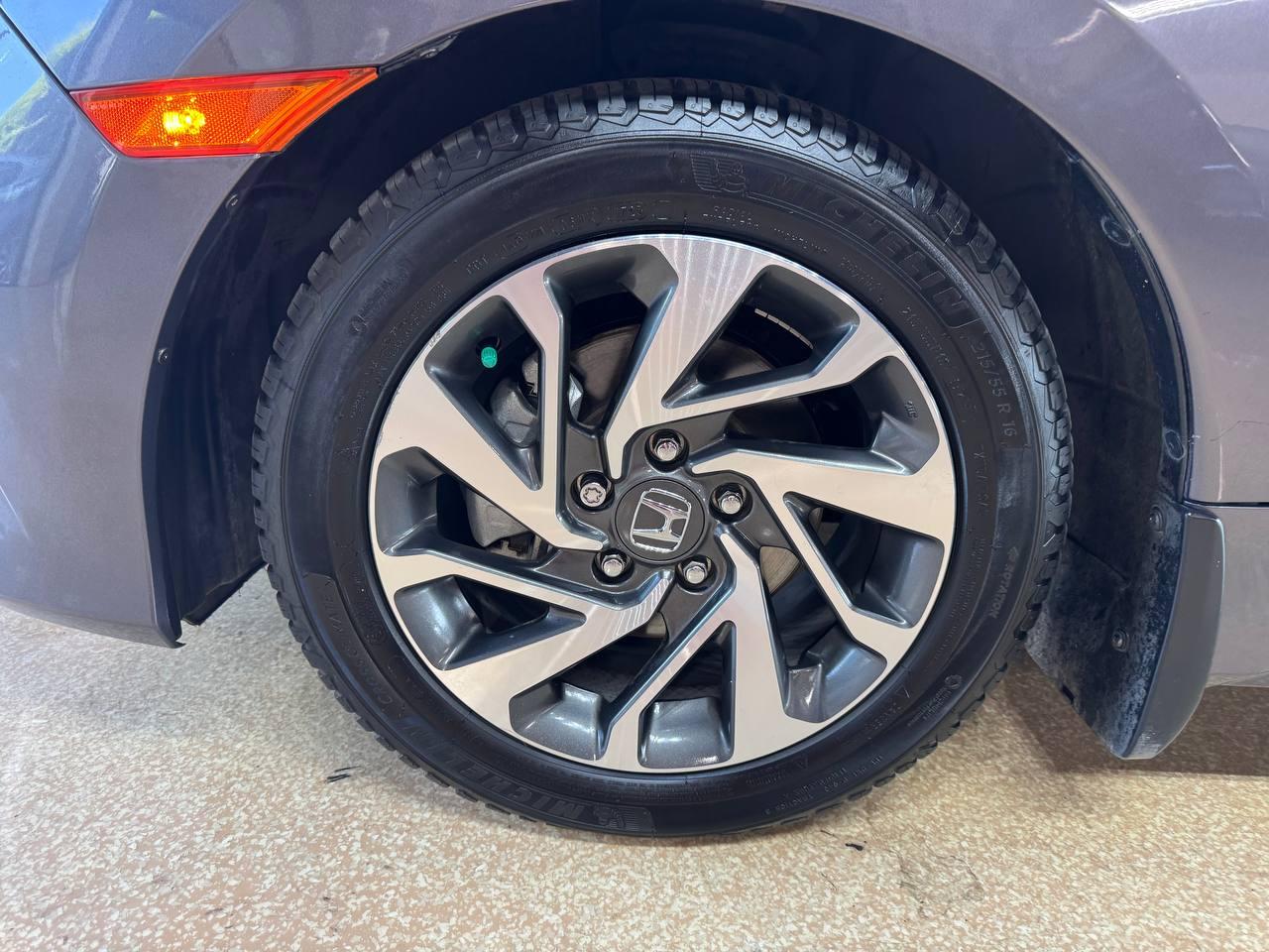 Honda Civic Sedan 4dr CVT EX w/Honda Sensing 2016