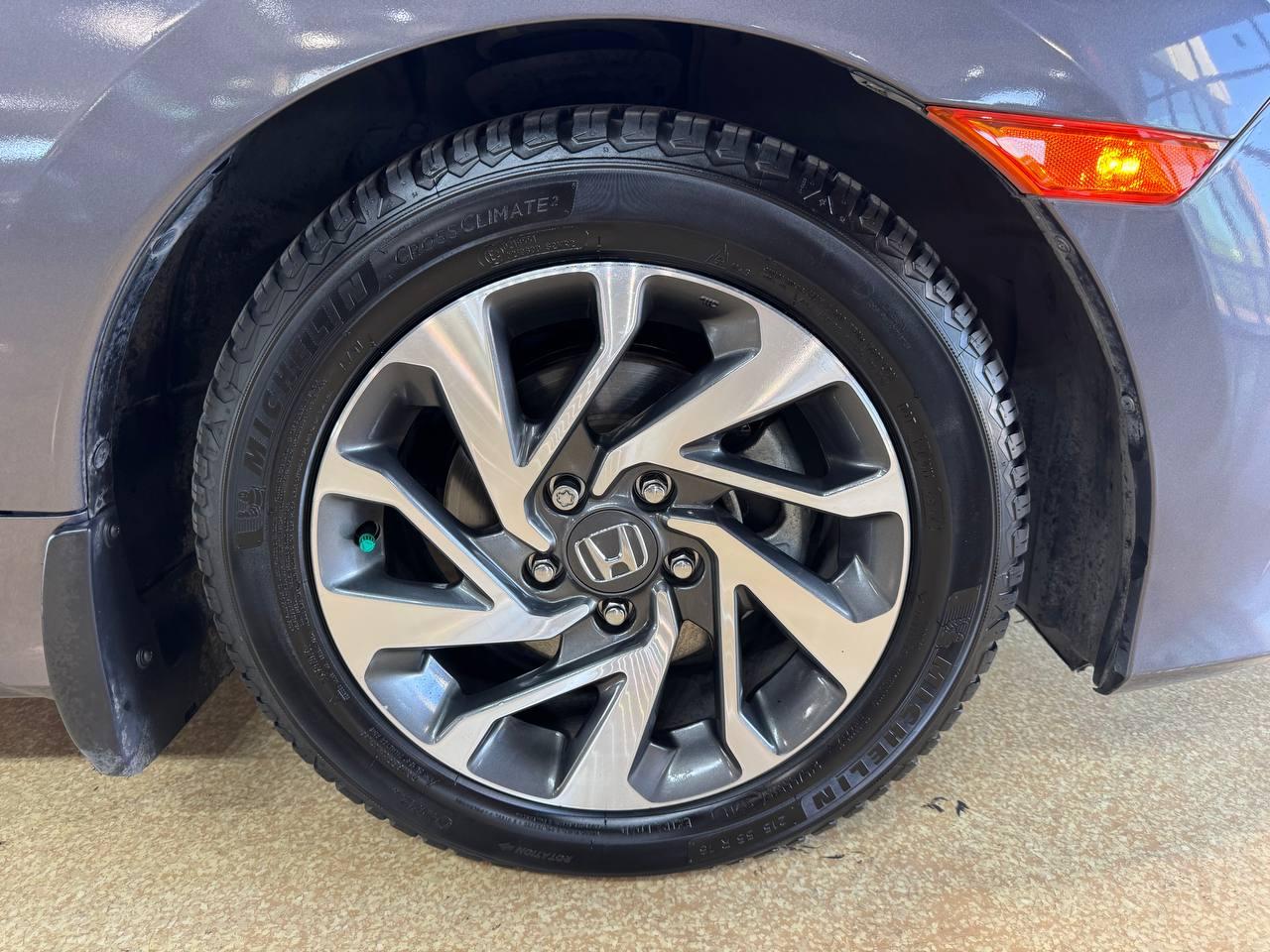 Honda Civic Sedan 4dr CVT EX w/Honda Sensing 2016