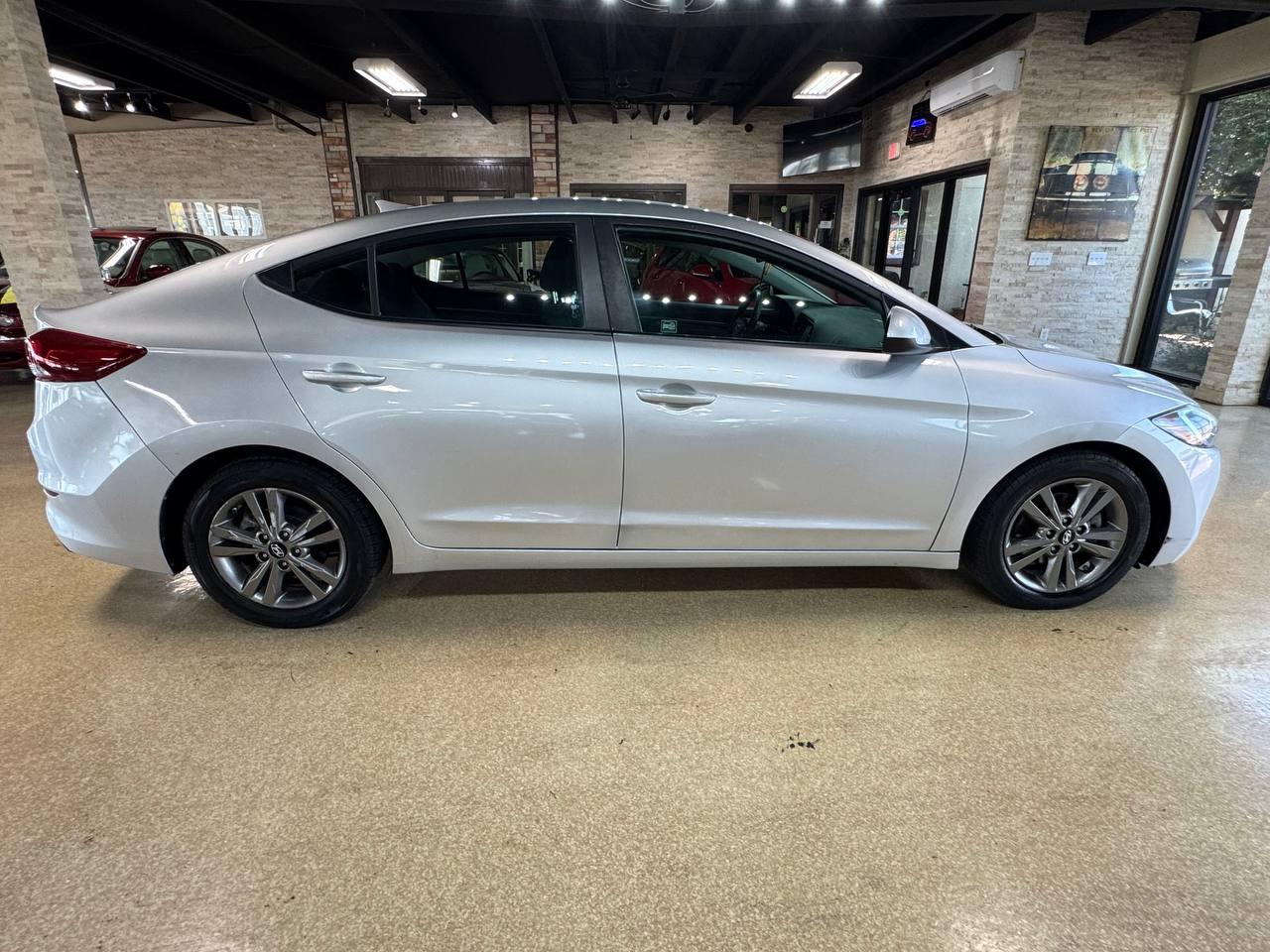 Hyundai Elantra SEL 2.0L Auto (Alabama) 2018