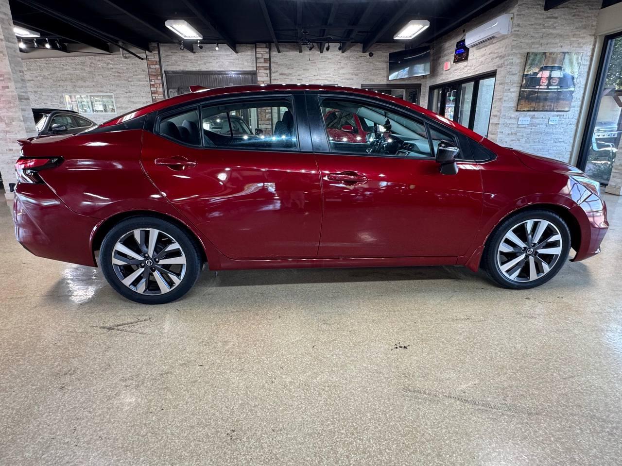 Nissan Versa SR CVT 2020