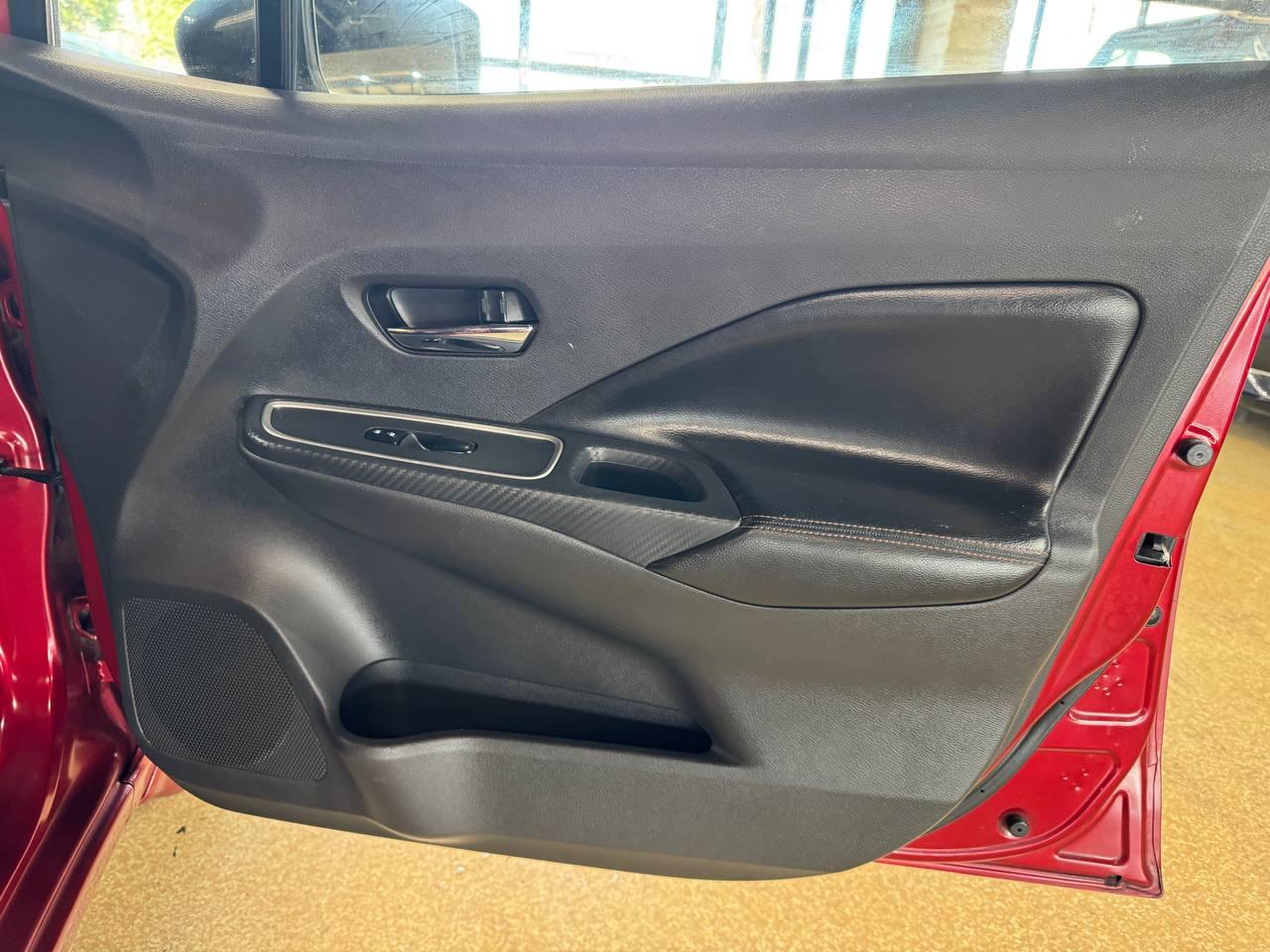 Nissan Versa SR CVT 2020