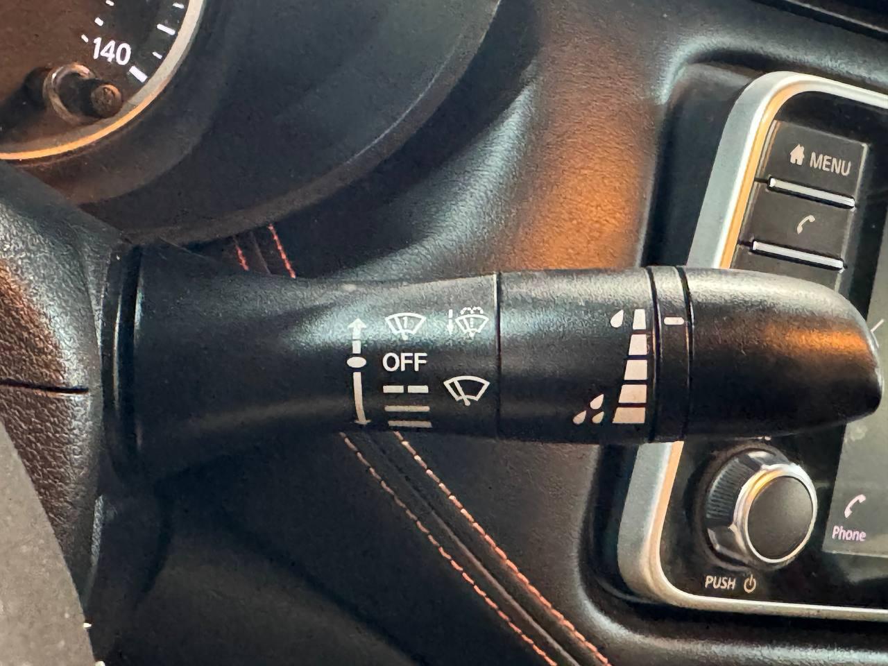 Nissan Versa SR CVT 2020