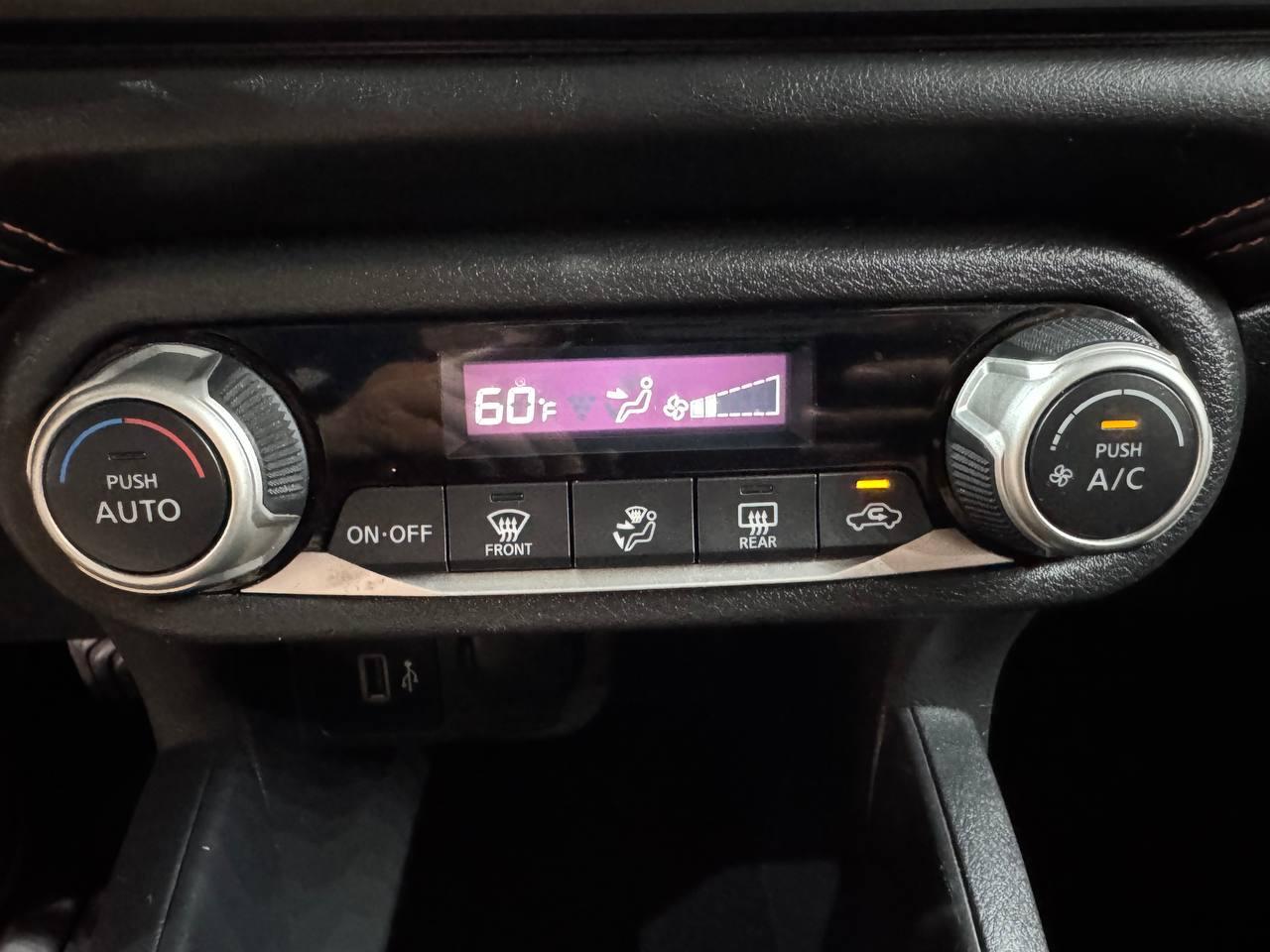 Nissan Versa SR CVT 2020