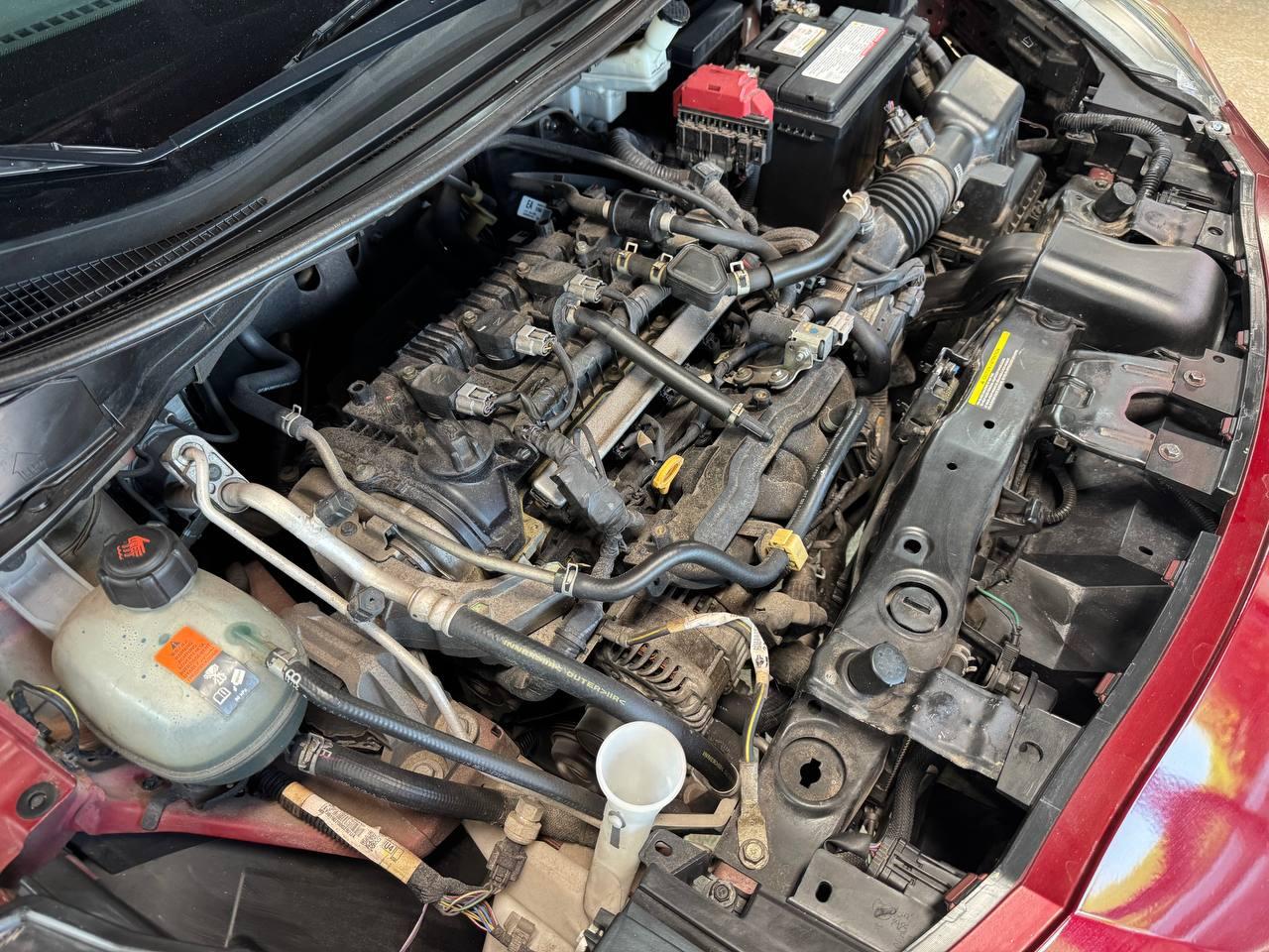 Nissan Versa SR CVT 2020