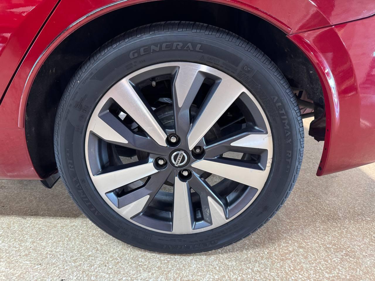 Nissan Versa SR CVT 2020