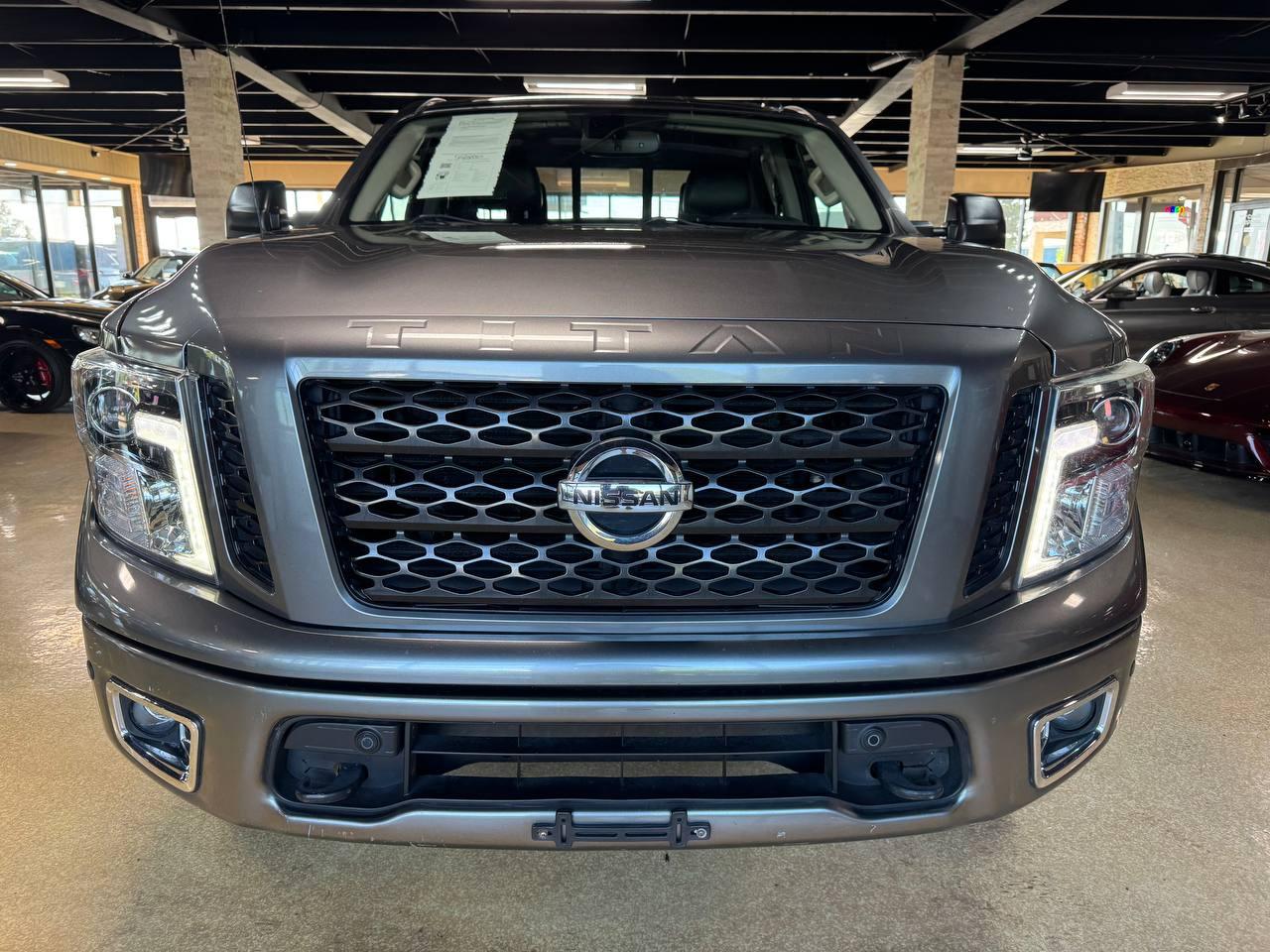 Nissan Titan 4x4 Crew Cab PRO-4X 2017