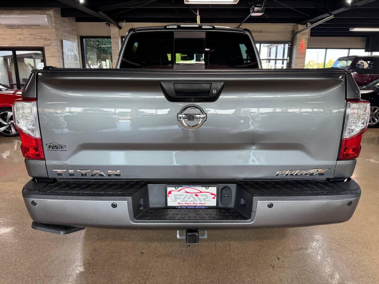Nissan Titan 4x4 Crew Cab PRO-4X 2017