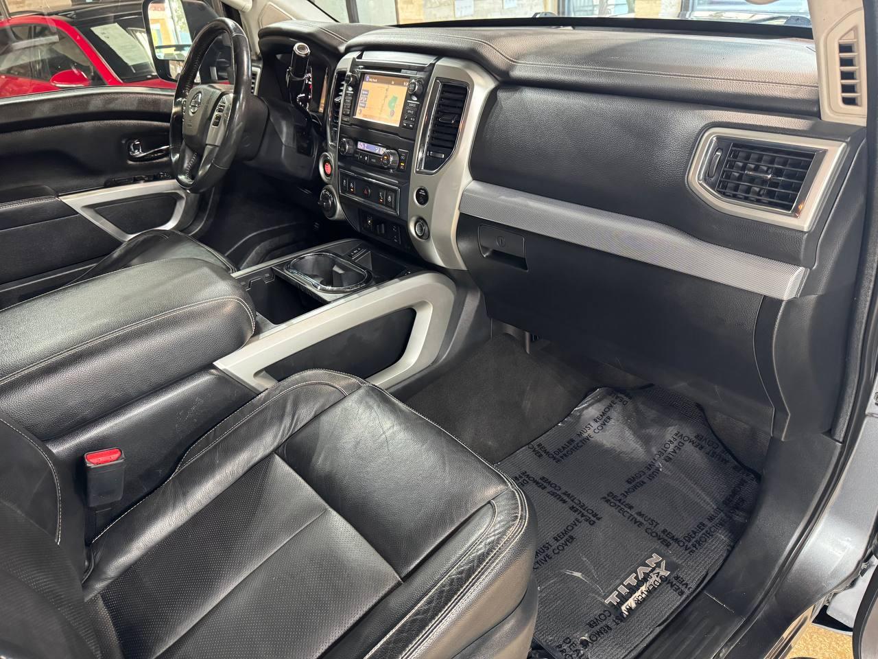 Nissan Titan 4x4 Crew Cab PRO-4X 2017