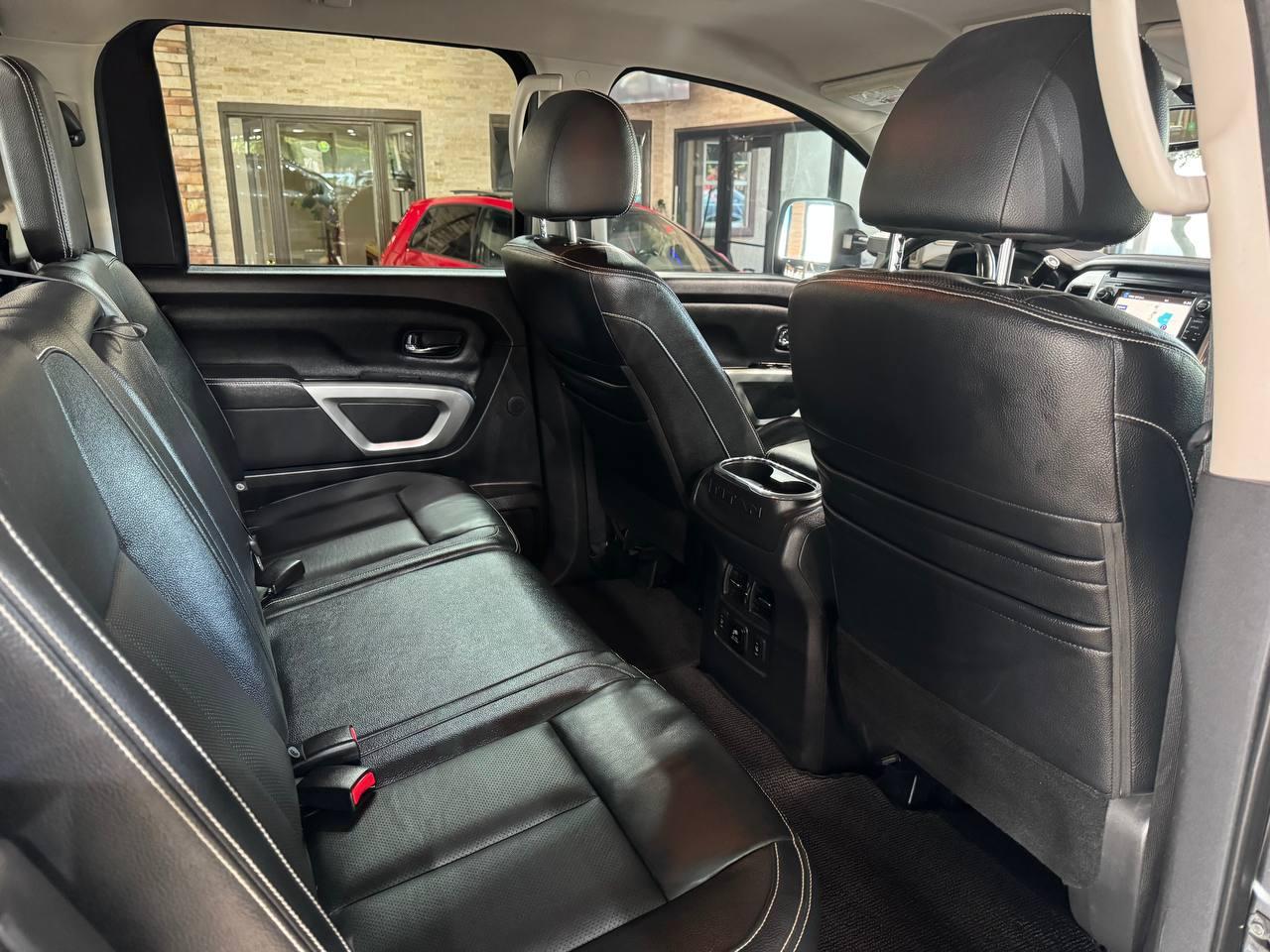 Nissan Titan 4x4 Crew Cab PRO-4X 2017