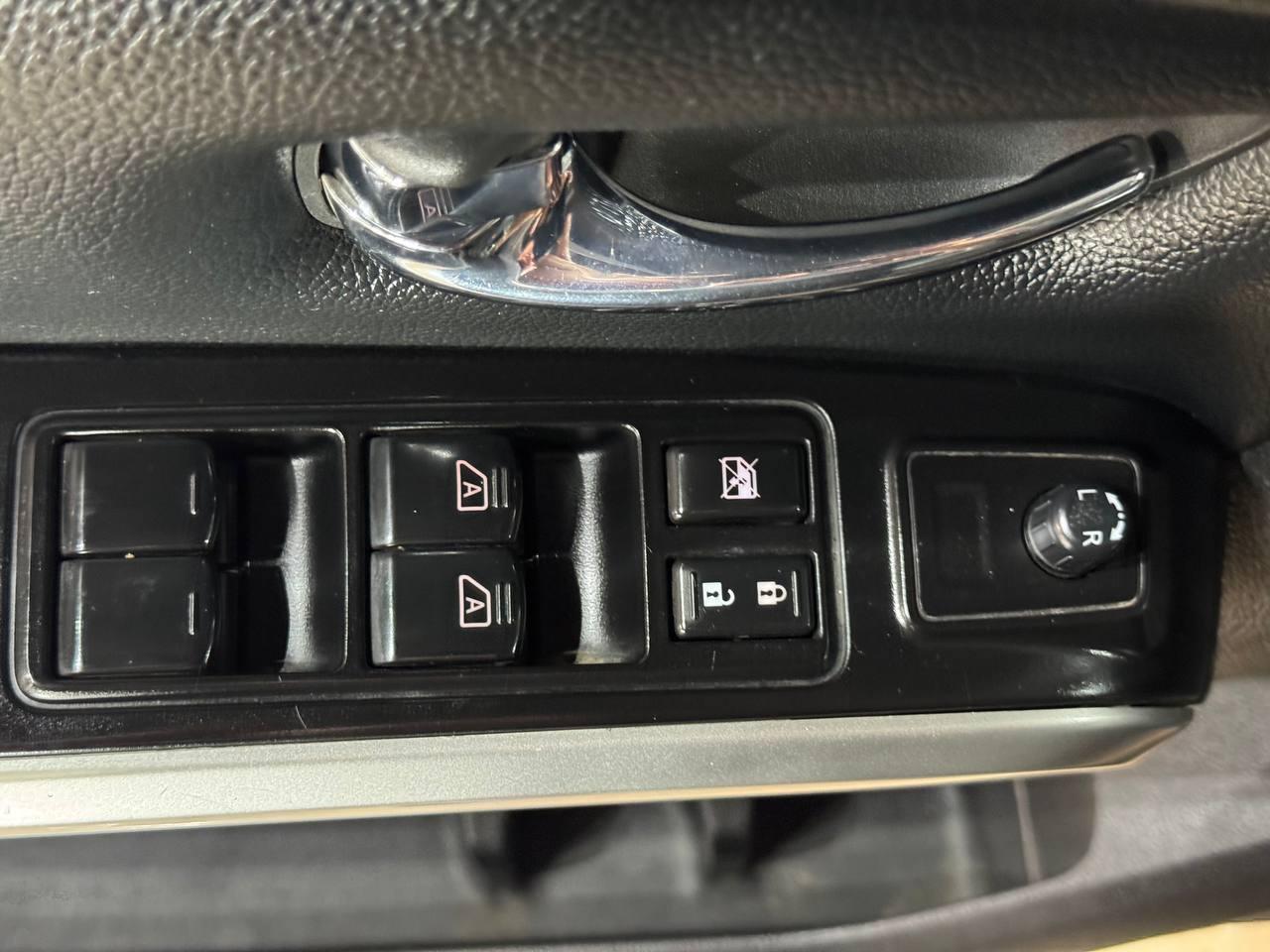 Nissan Titan 4x4 Crew Cab PRO-4X 2017