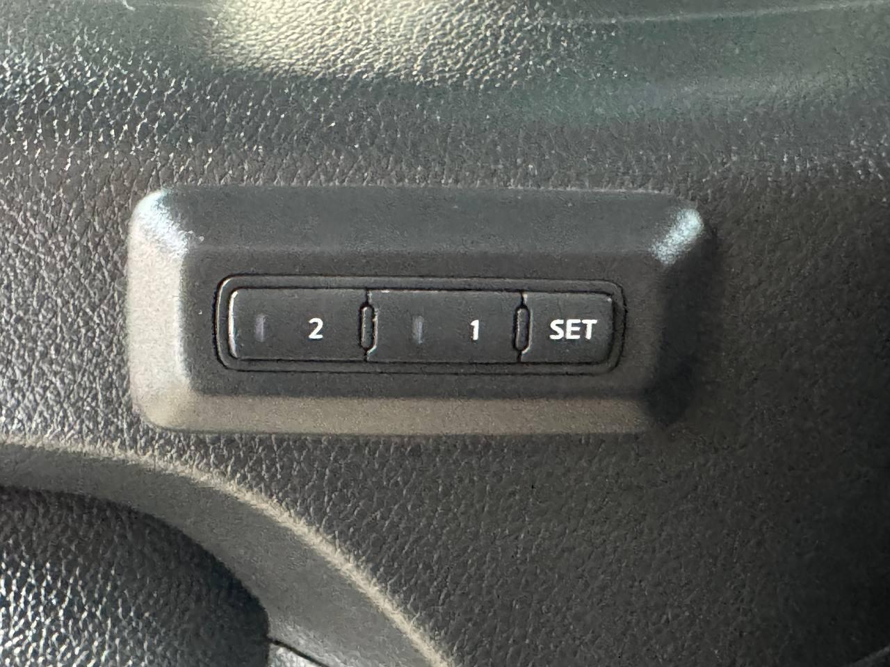 Nissan Titan 4x4 Crew Cab PRO-4X 2017