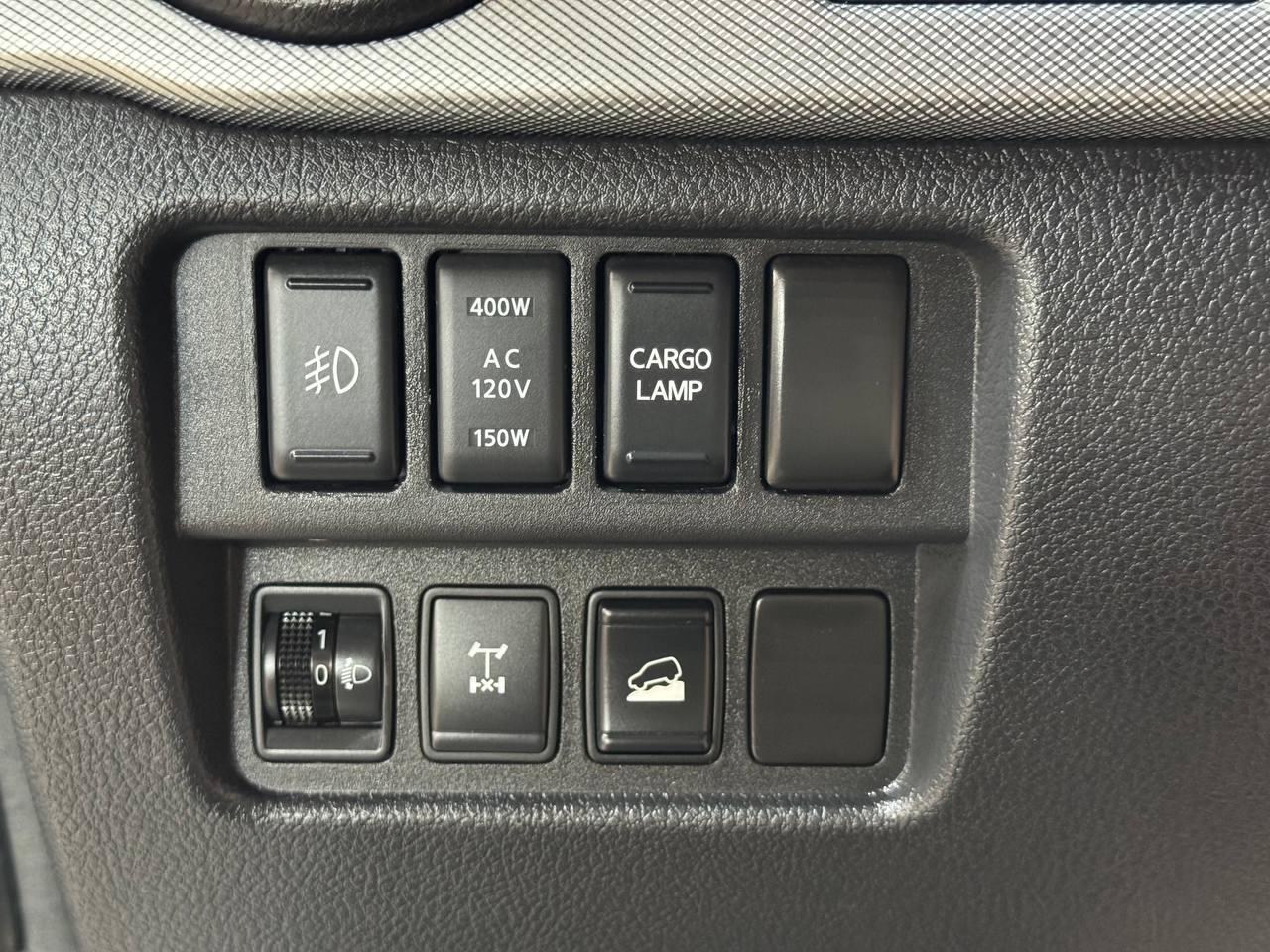 Nissan Titan 4x4 Crew Cab PRO-4X 2017