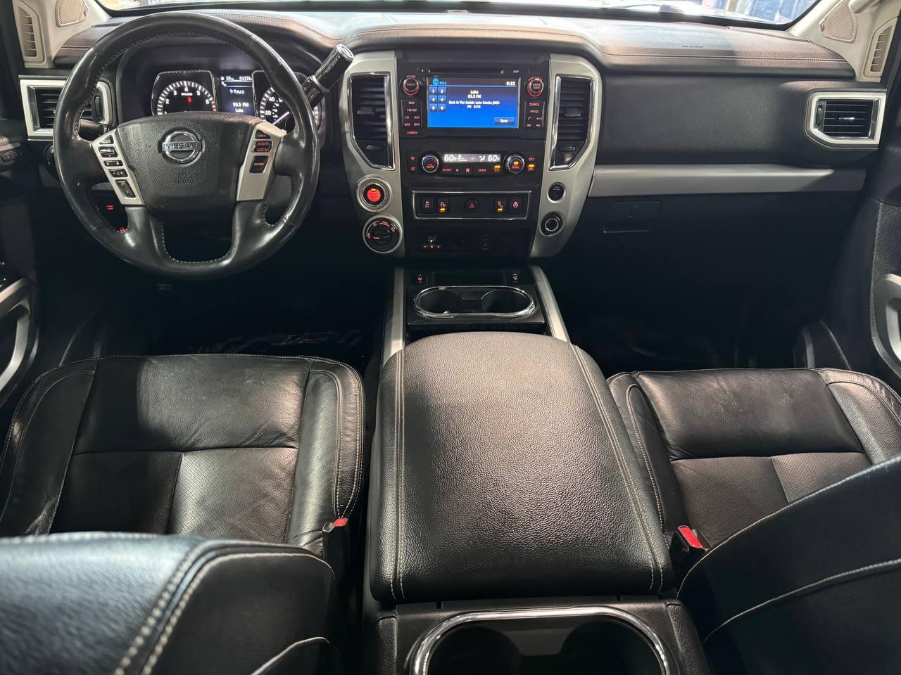 Nissan Titan 4x4 Crew Cab PRO-4X 2017