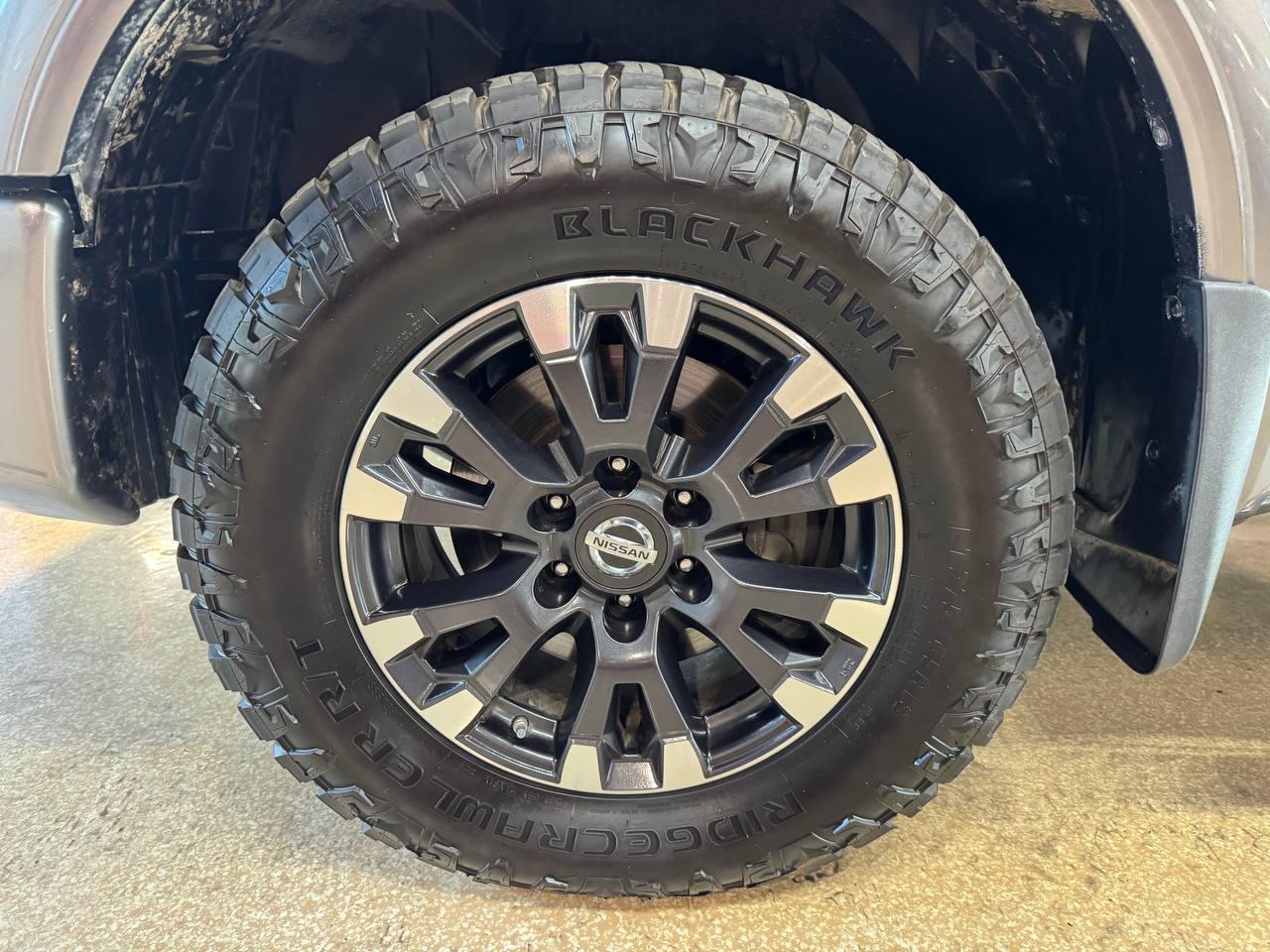 Nissan Titan 4x4 Crew Cab PRO-4X 2017