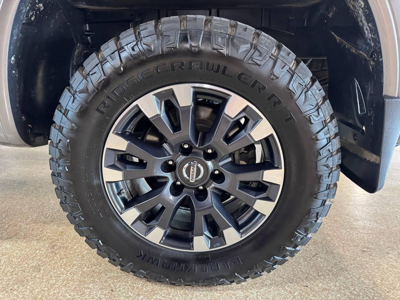 Nissan Titan 4x4 Crew Cab PRO-4X 2017