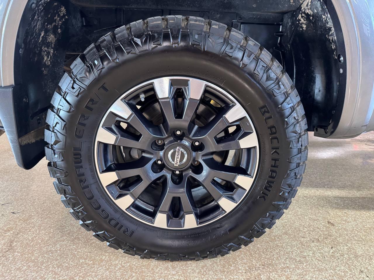 Nissan Titan 4x4 Crew Cab PRO-4X 2017