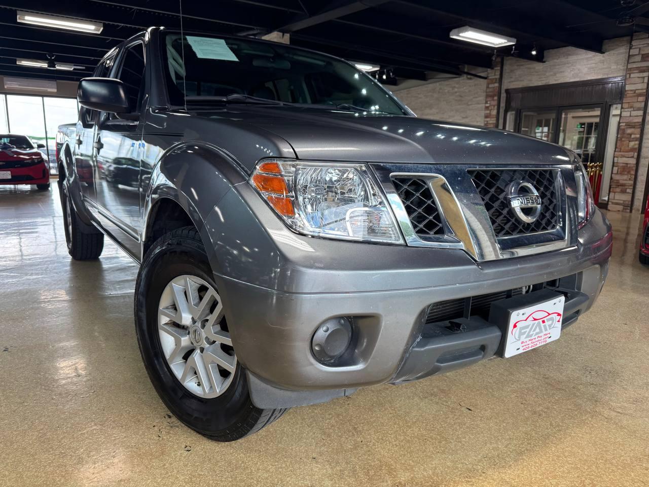 Nissan Frontier Crew Cab 4x2 SV V6 Auto 2018