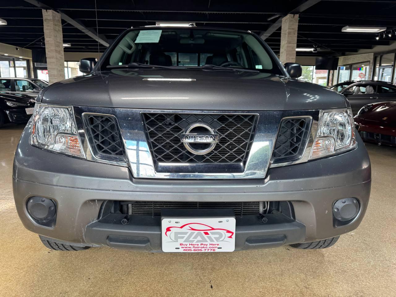 Nissan Frontier Crew Cab 4x2 SV V6 Auto 2018