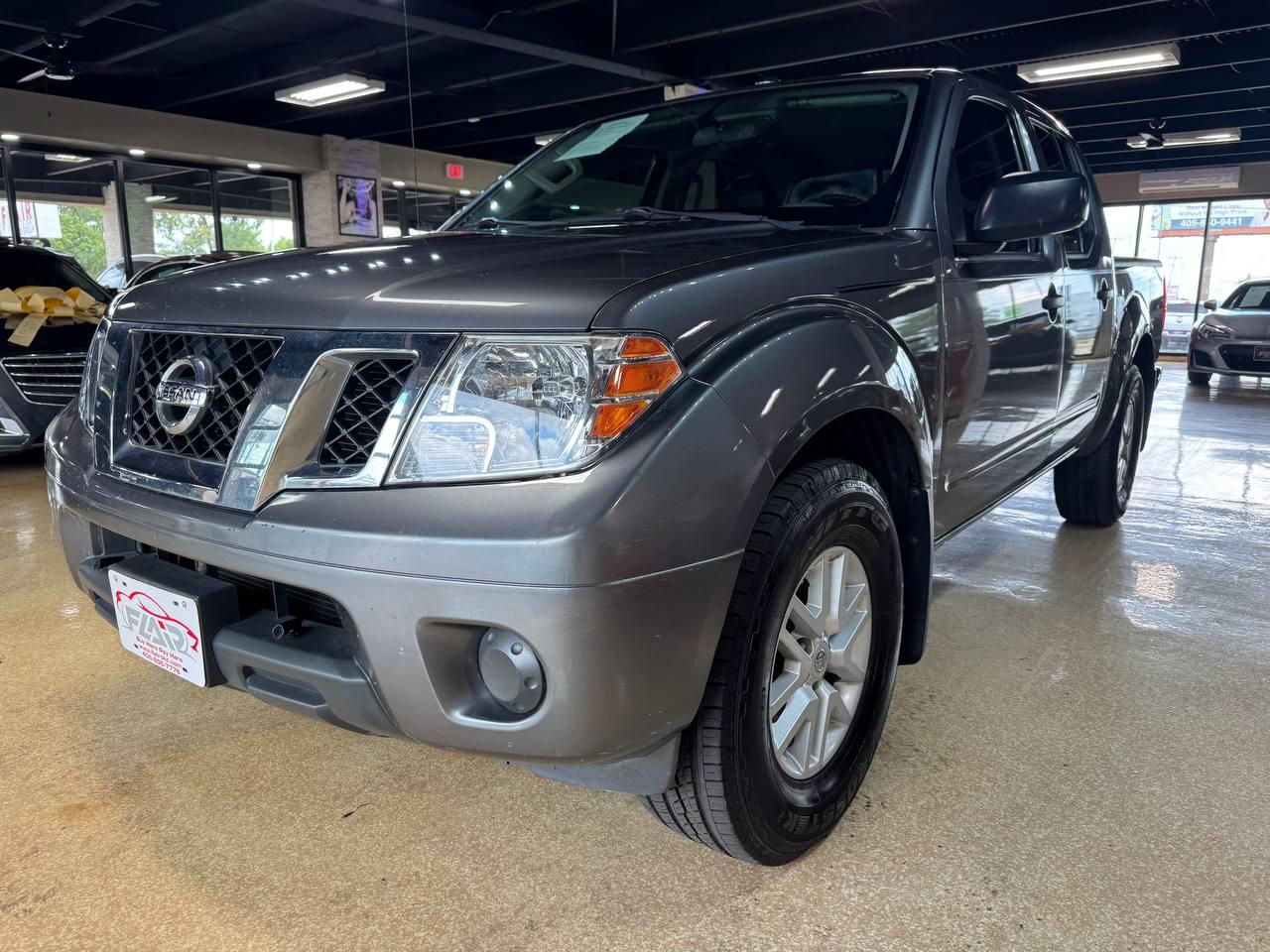 Nissan Frontier Crew Cab 4x2 SV V6 Auto 2018