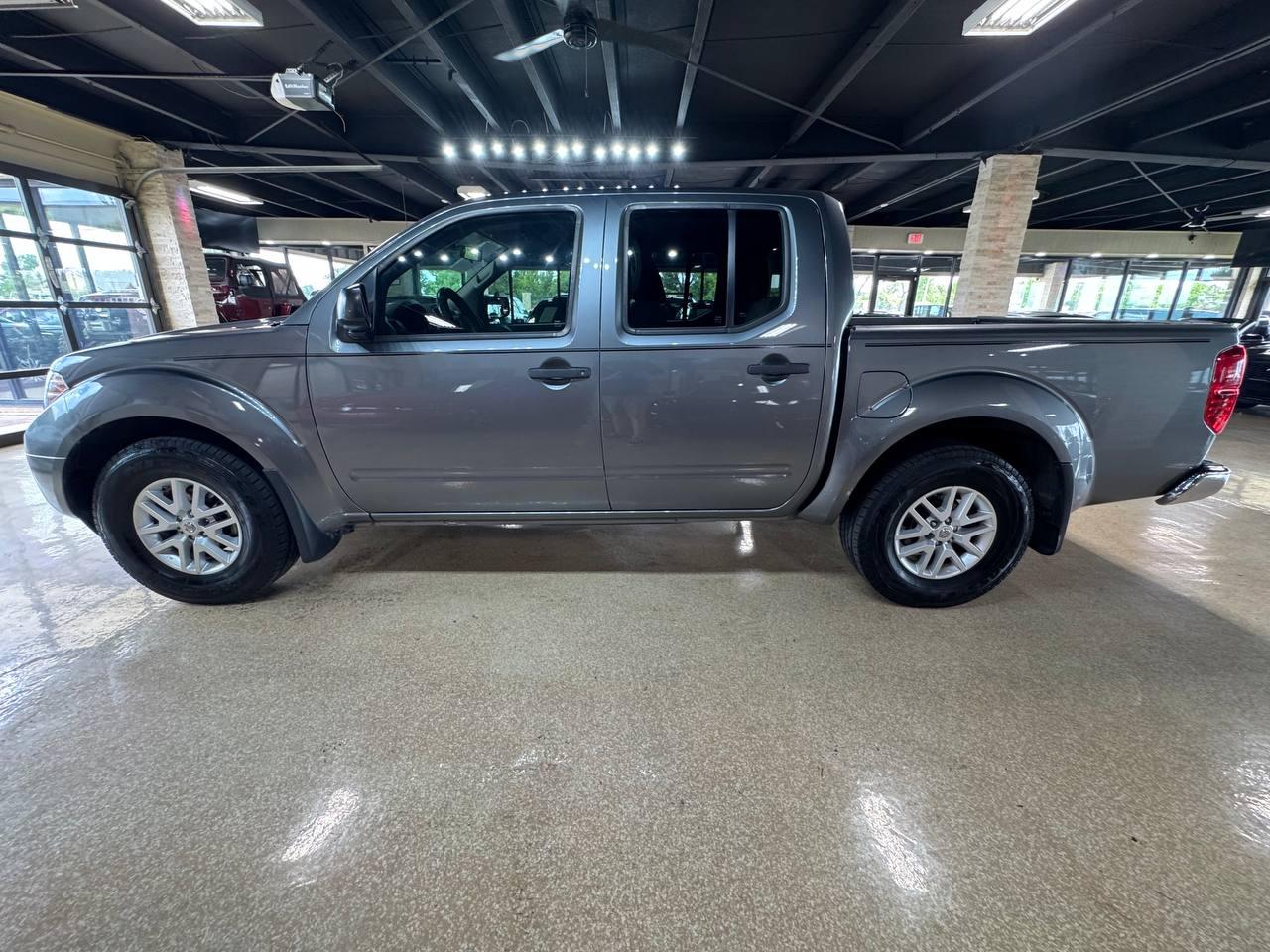 Nissan Frontier Crew Cab 4x2 SV V6 Auto 2018