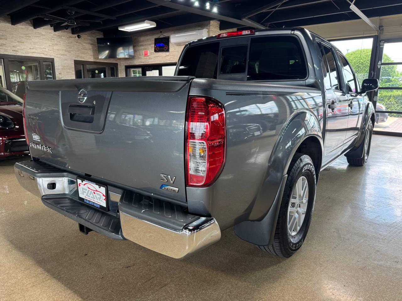 Nissan Frontier Crew Cab 4x2 SV V6 Auto 2018