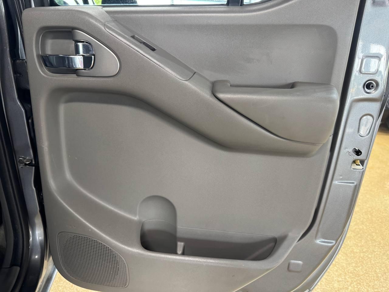 Nissan Frontier Crew Cab 4x2 SV V6 Auto 2018