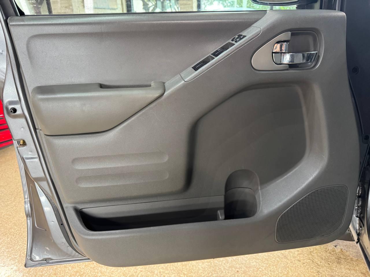 Nissan Frontier Crew Cab 4x2 SV V6 Auto 2018