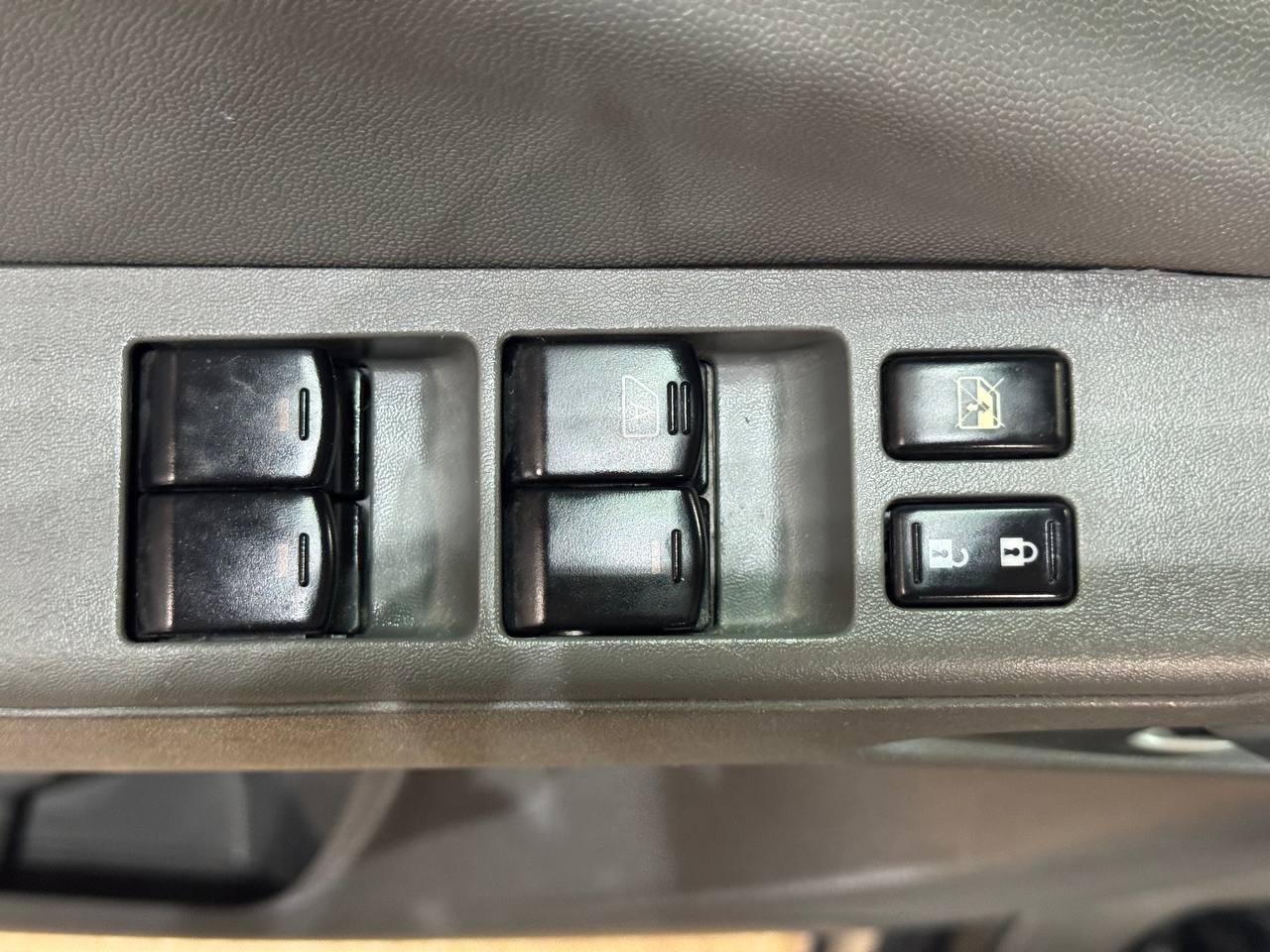 Nissan Frontier Crew Cab 4x2 SV V6 Auto 2018