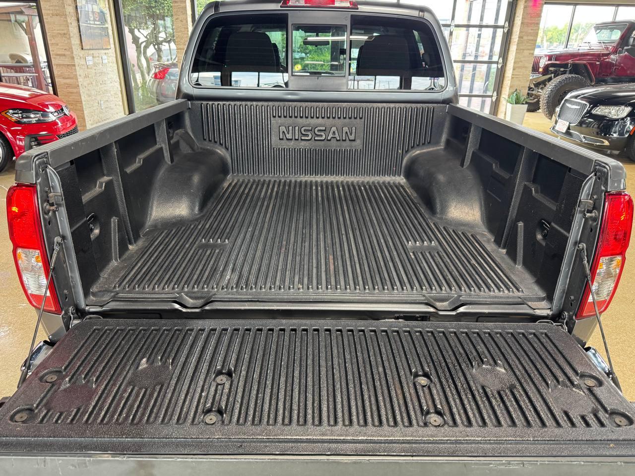Nissan Frontier Crew Cab 4x2 SV V6 Auto 2018