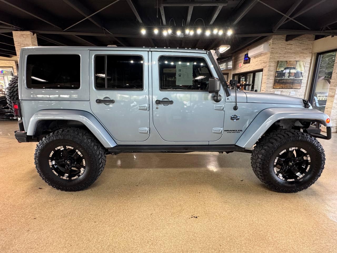 Jeep Wrangler Unlimited 4WD 4dr Arctic *Ltd Avail* 2012