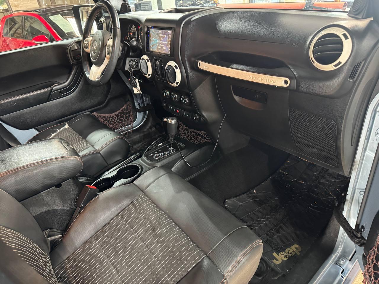 Jeep Wrangler Unlimited 4WD 4dr Arctic *Ltd Avail* 2012