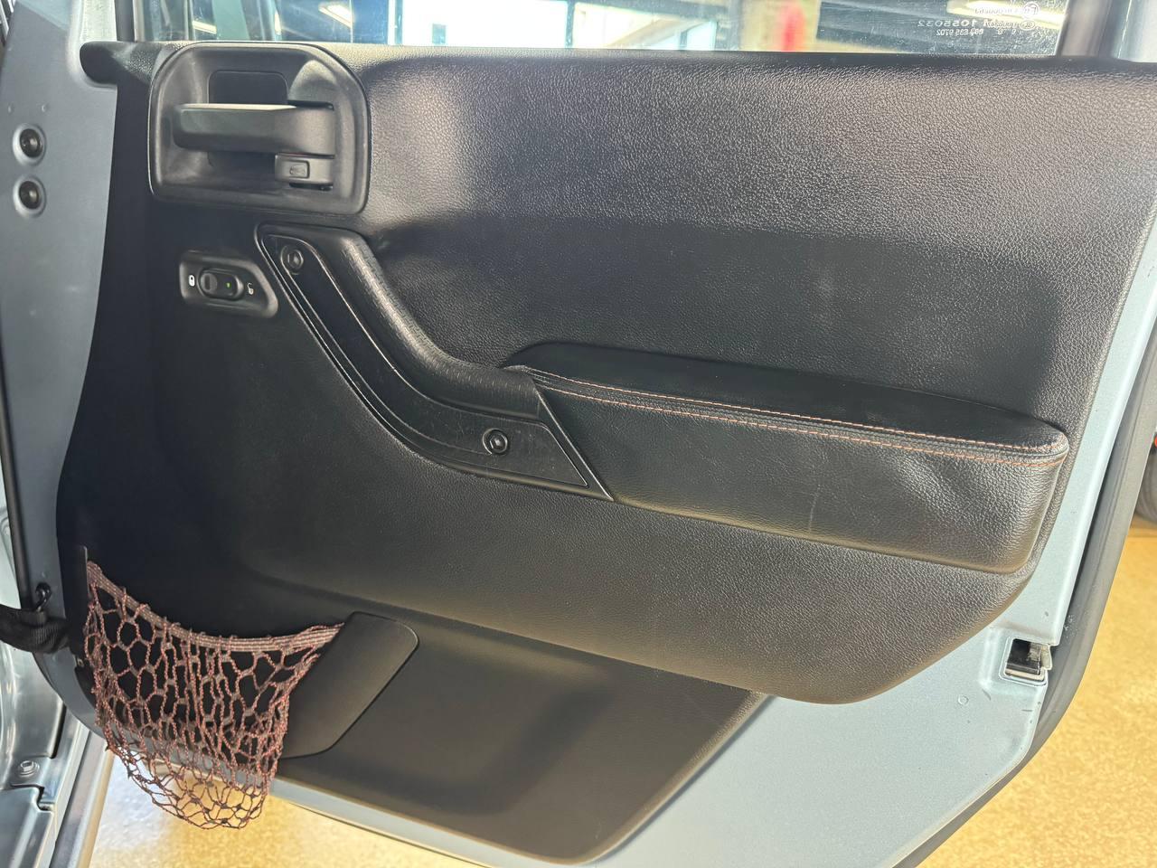 Jeep Wrangler Unlimited 4WD 4dr Arctic *Ltd Avail* 2012