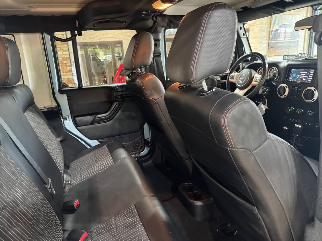 Jeep Wrangler Unlimited 4WD 4dr Arctic *Ltd Avail* 2012