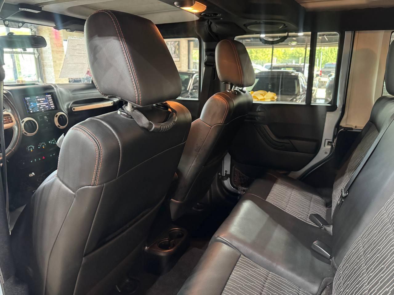 Jeep Wrangler Unlimited 4WD 4dr Arctic *Ltd Avail* 2012