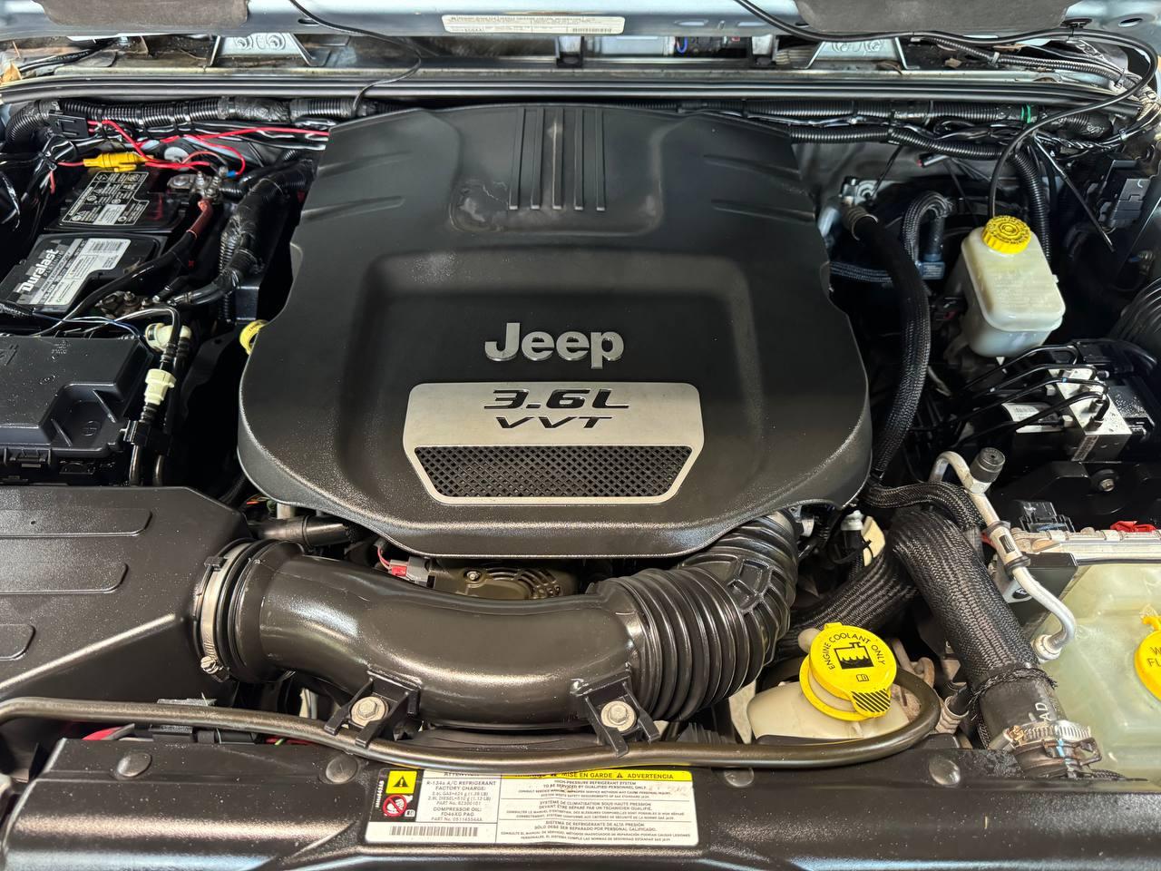 Jeep Wrangler Unlimited 4WD 4dr Arctic *Ltd Avail* 2012