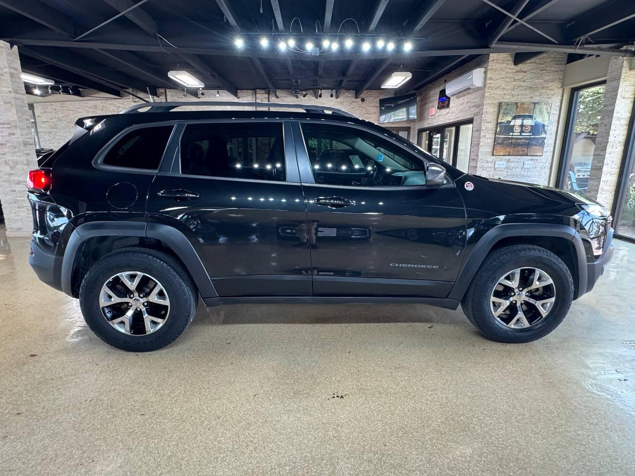 Jeep Cherokee 4WD 4dr Trailhawk 2016