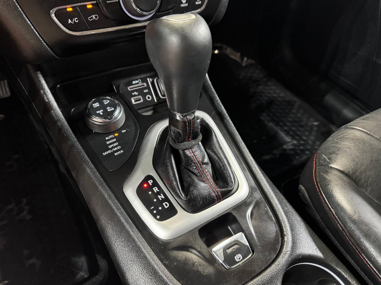 Jeep Cherokee 4WD 4dr Trailhawk 2016