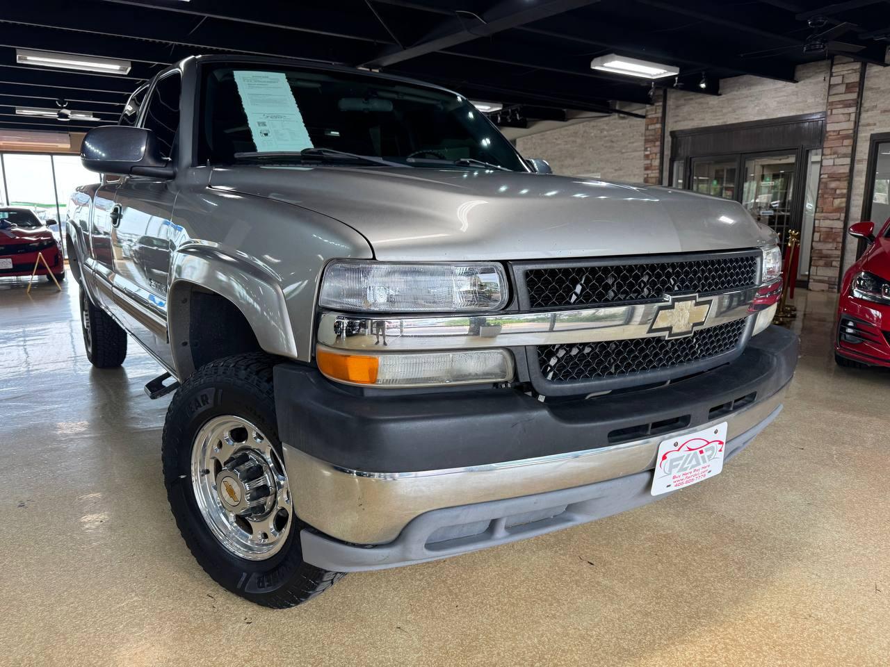 2002 Chevrolet Silverado 2500HD Ext Cab 143.5" WB LS