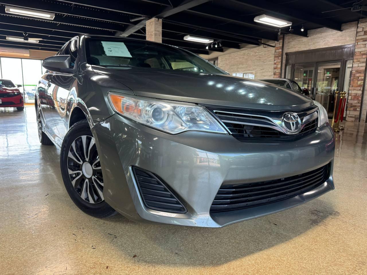 Toyota Camry 4dr Sdn I4 Auto L (Natl) *Ltd Avail* 2014