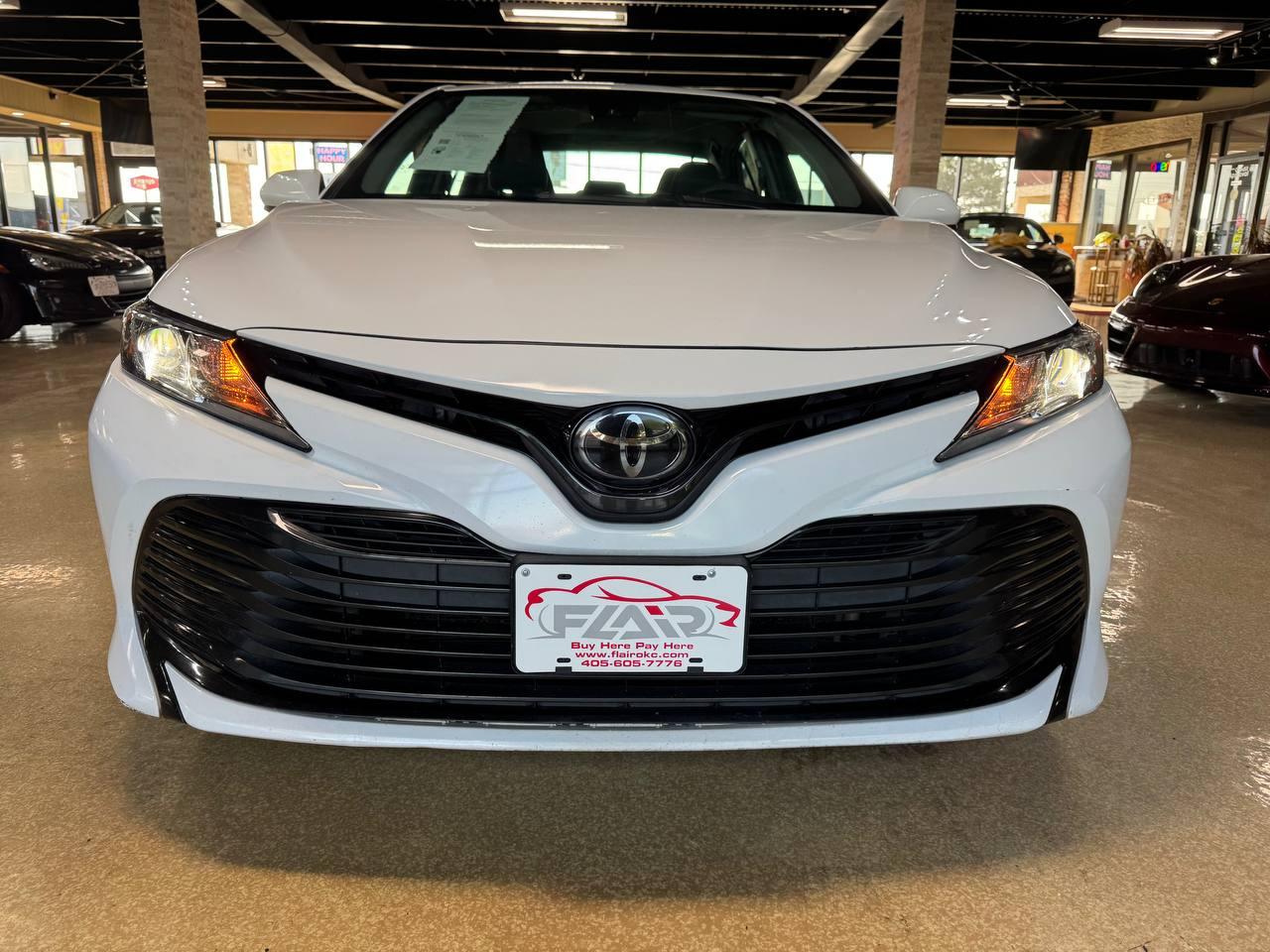 Toyota Camry LE Auto (Natl) 2018